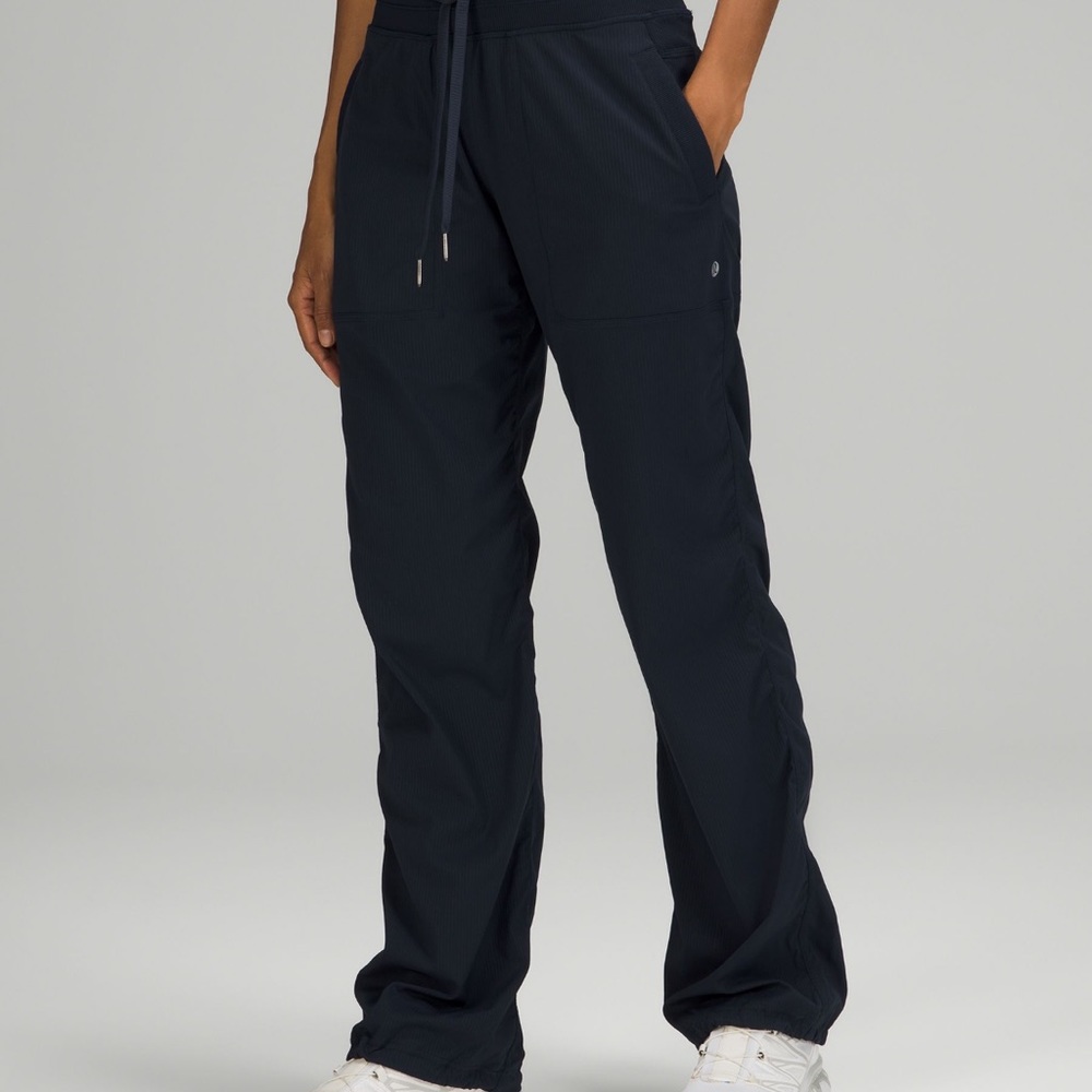 Lululemon Studio Dance size 2 black EUC